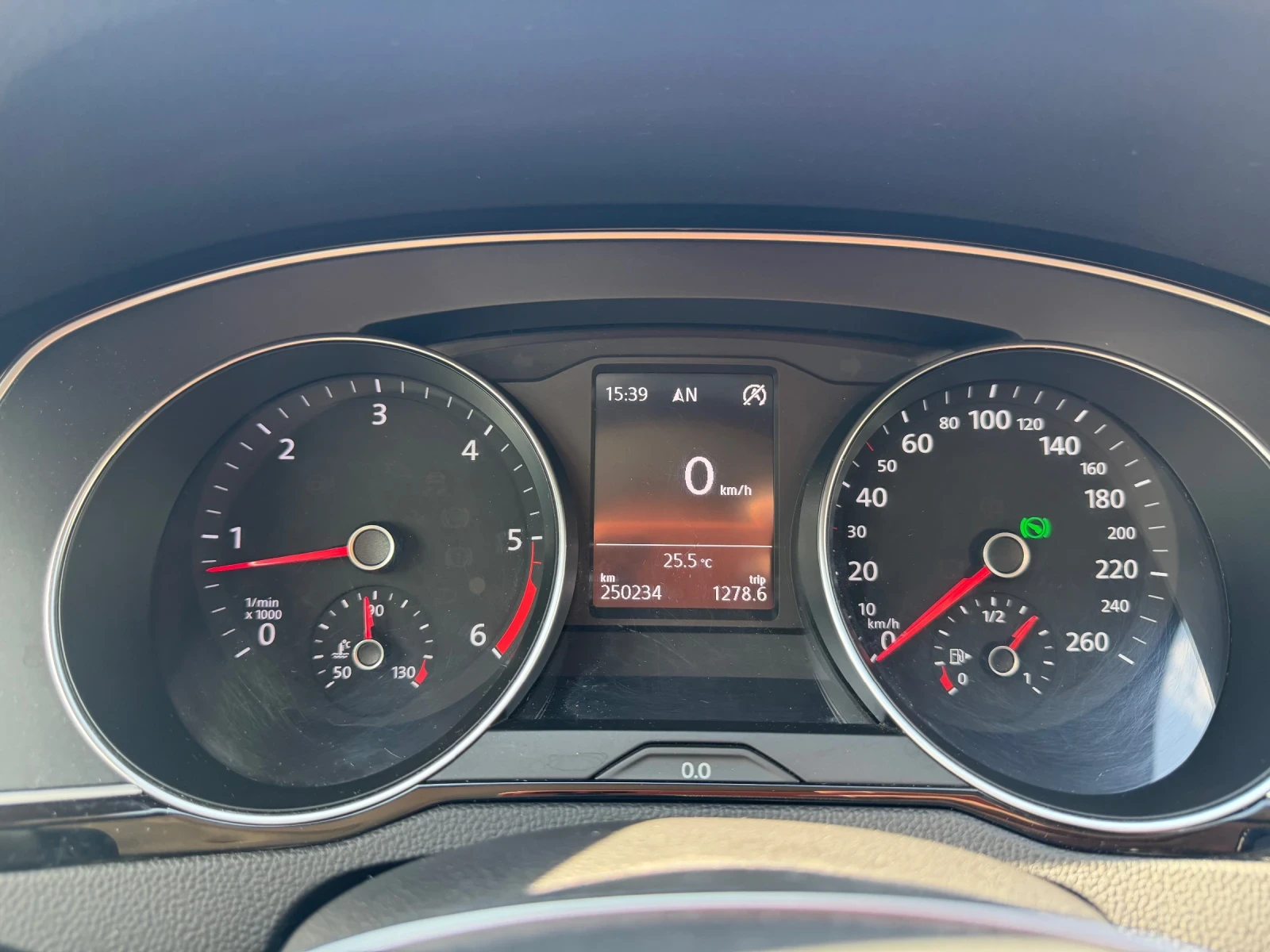 VW Passat B8 2.0 tdi 150к.с., снимка 12 - Автомобили и джипове - 54801809