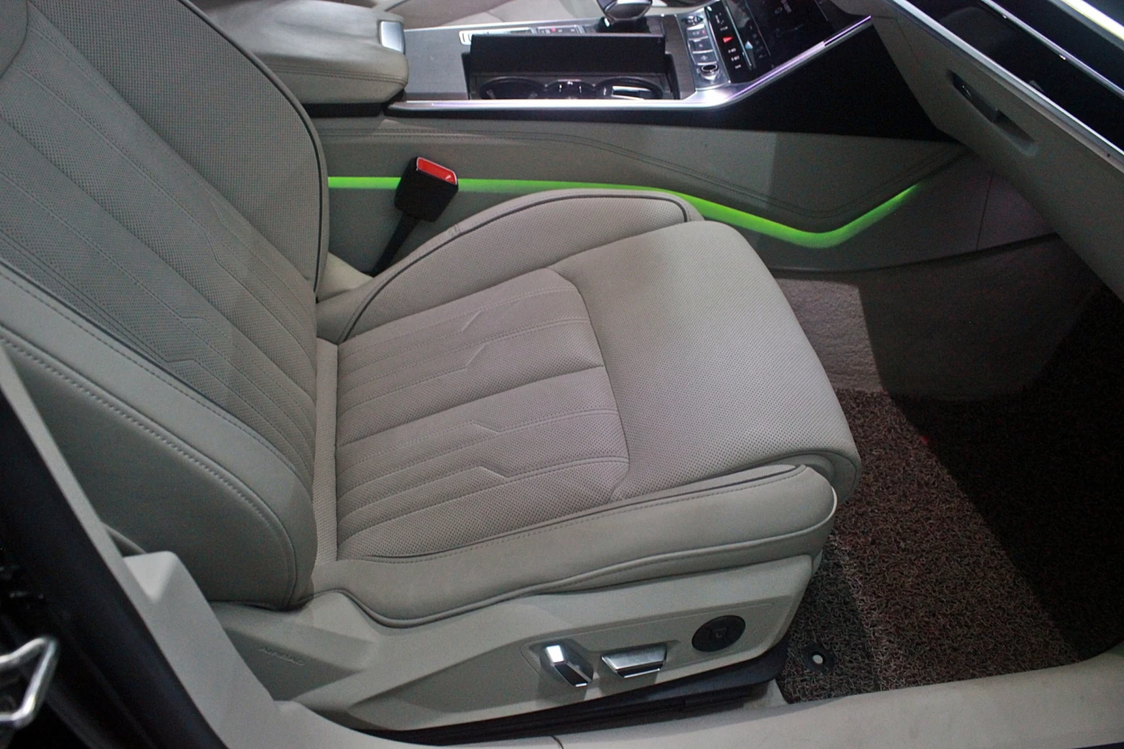 Audi A7 Premium* 50TDI* Quattro* MATRIX* ДИСТРОНИК* 360, снимка 14 - Автомобили и джипове - 54929475