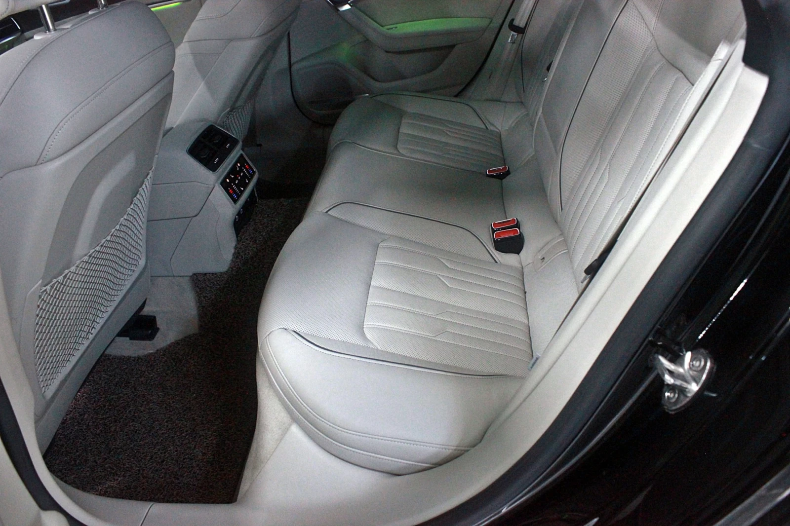 Audi A7 Premium* 50TDI* Quattro* MATRIX* ДИСТРОНИК* 360, снимка 15 - Автомобили и джипове - 54929475