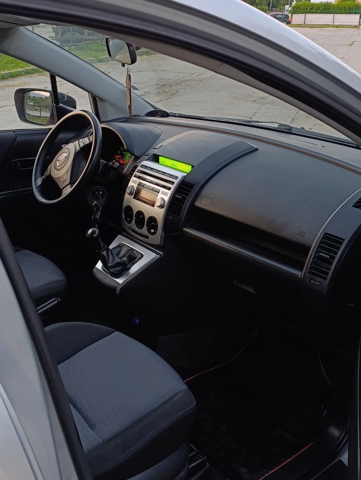 Mazda 5, снимка 12 - Автомобили и джипове - 55405109