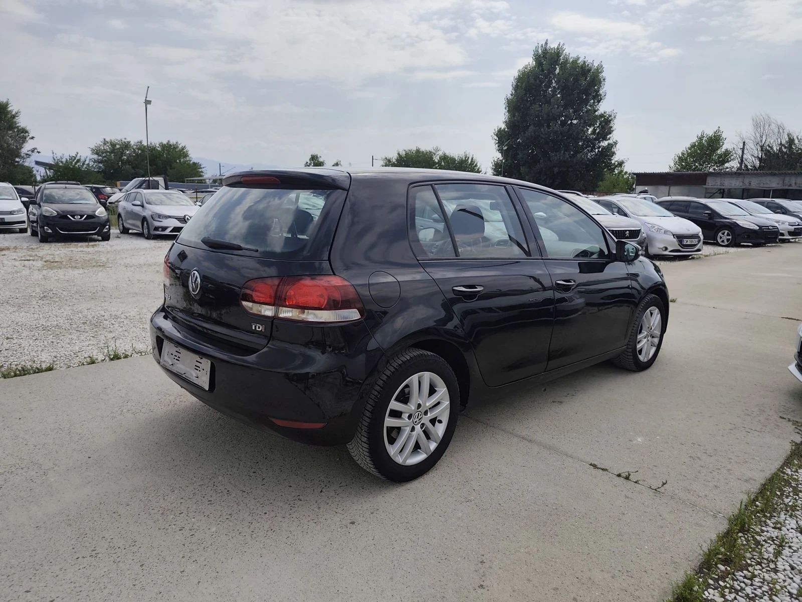 VW Golf 1.6TDI, 105кс, снимка 4 - Автомобили и джипове - 55671303