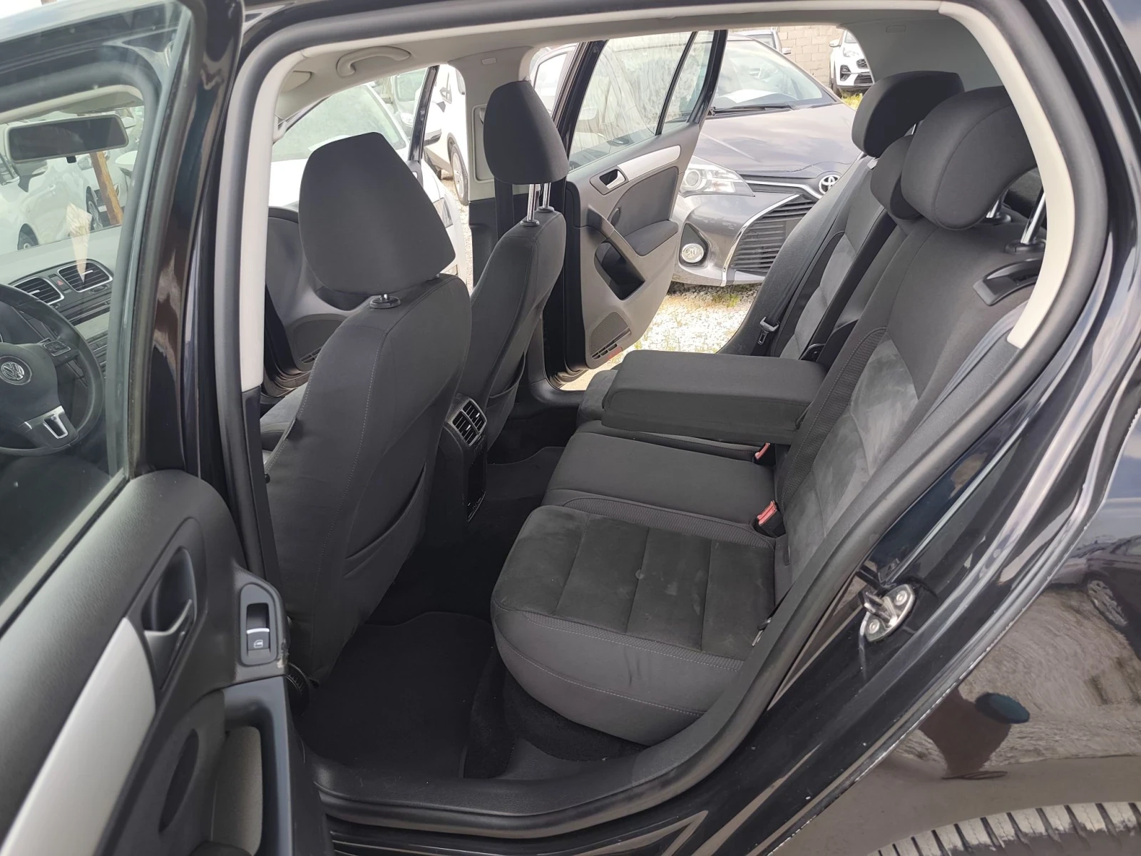 VW Golf 1.6TDI, 105кс, снимка 7 - Автомобили и джипове - 55671303