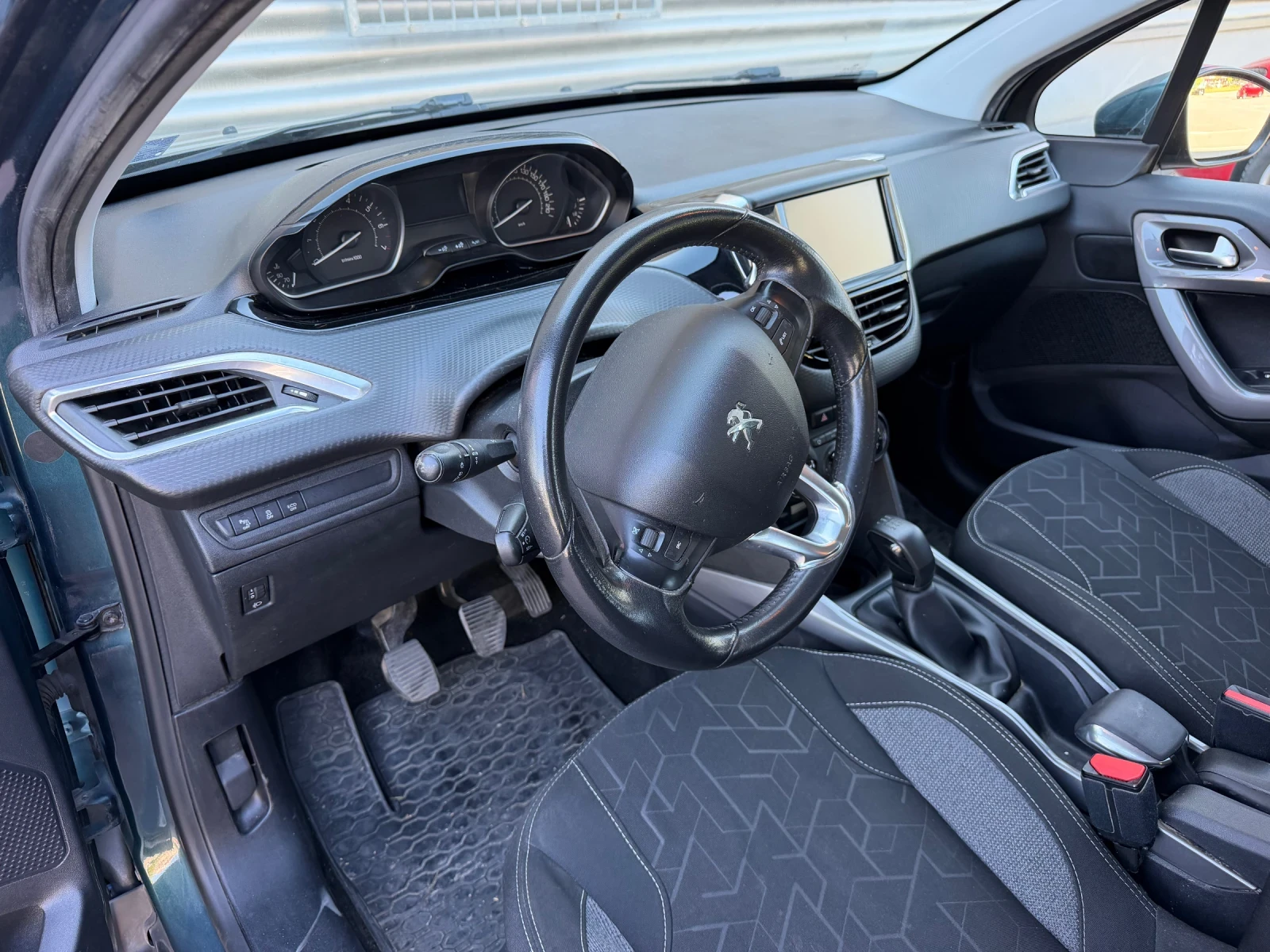 Peugeot 2008, снимка 5 - Автомобили и джипове - 55677895