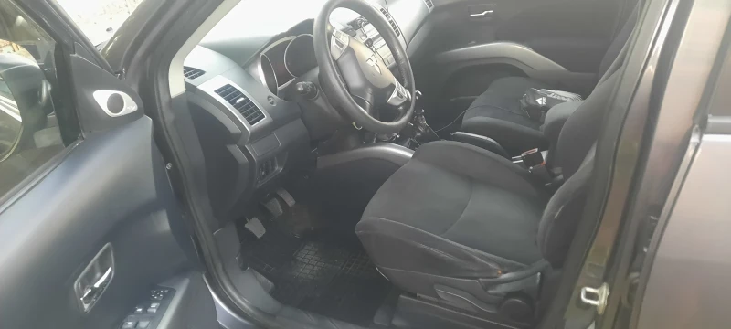 Mitsubishi Outlander, снимка 5 - Автомобили и джипове - 47341884