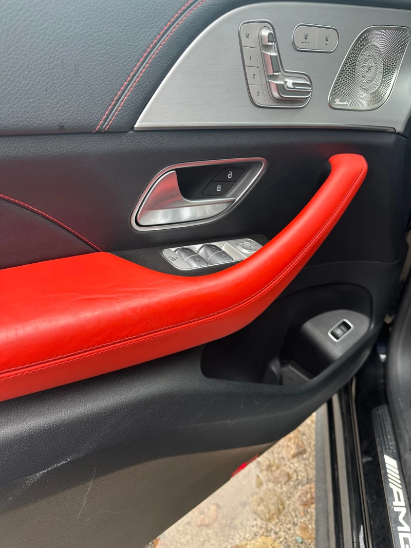 Mercedes-Benz GLE 53 4MATIC + AMG / Burmester / NIGHT / PANO / 360, снимка 12 - Автомобили и джипове - 53048786