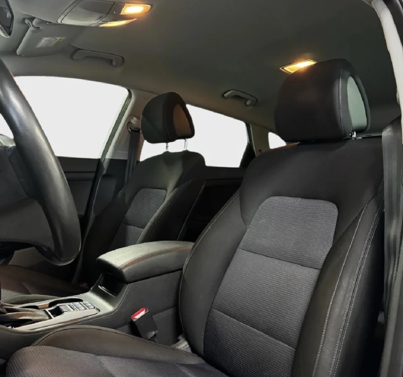 Hyundai Tucson 2.0D/АВТОМАТ/РЕАЛЕН ПРОБЕГ, снимка 3 - Автомобили и джипове - 53101987