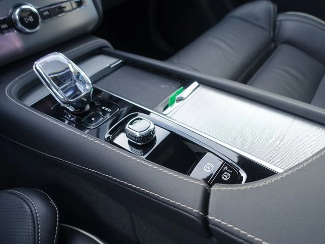 Volvo Xc90 Recharge T8 AWD Ultimate 7S - изображение 10