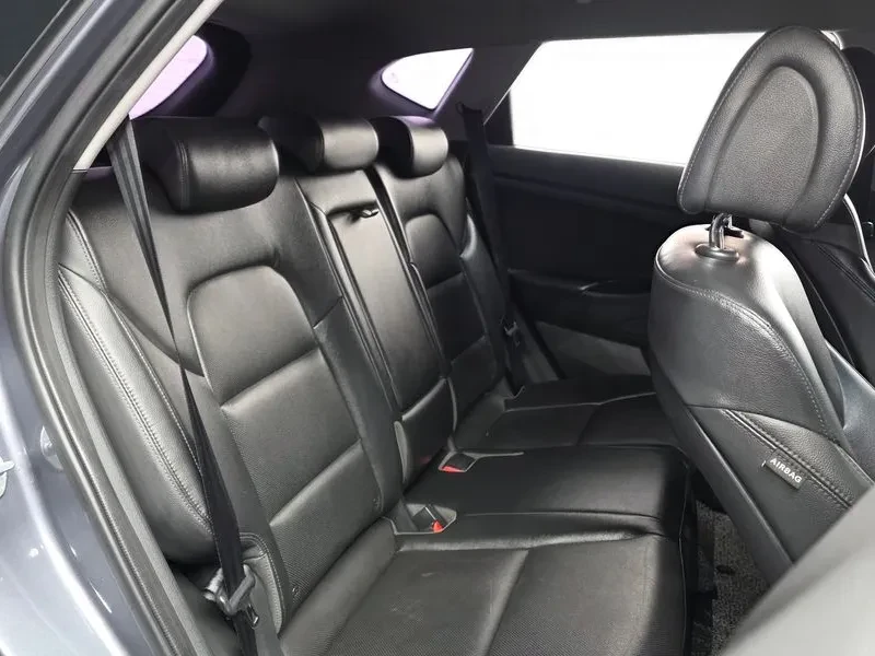 Hyundai Tucson 2.0 CRDi, снимка 12 - Автомобили и джипове - 54258404