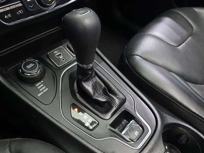 Jeep Cherokee  2.4 Longitude High Awd, снимка 9 - Автомобили и джипове - 55264152
