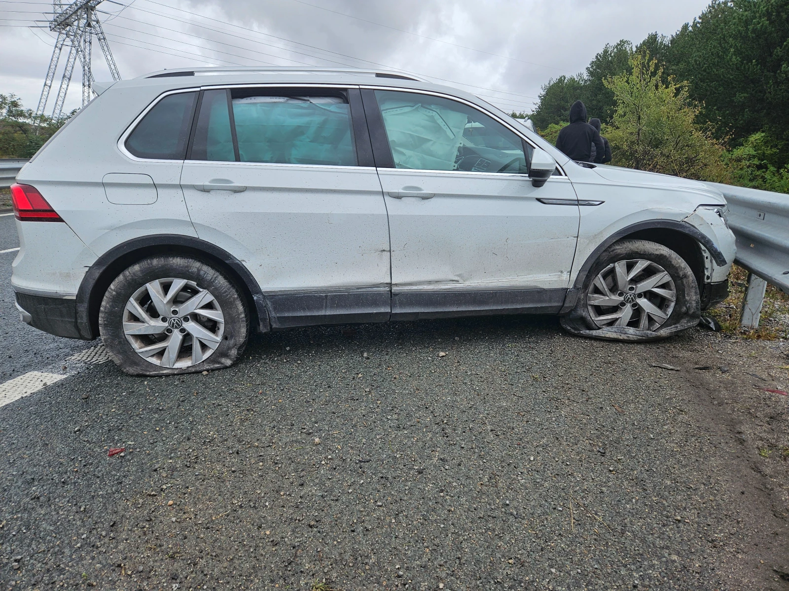 VW Tiguan Elegance 2.0 TSI 245 к.с. - изображение 2