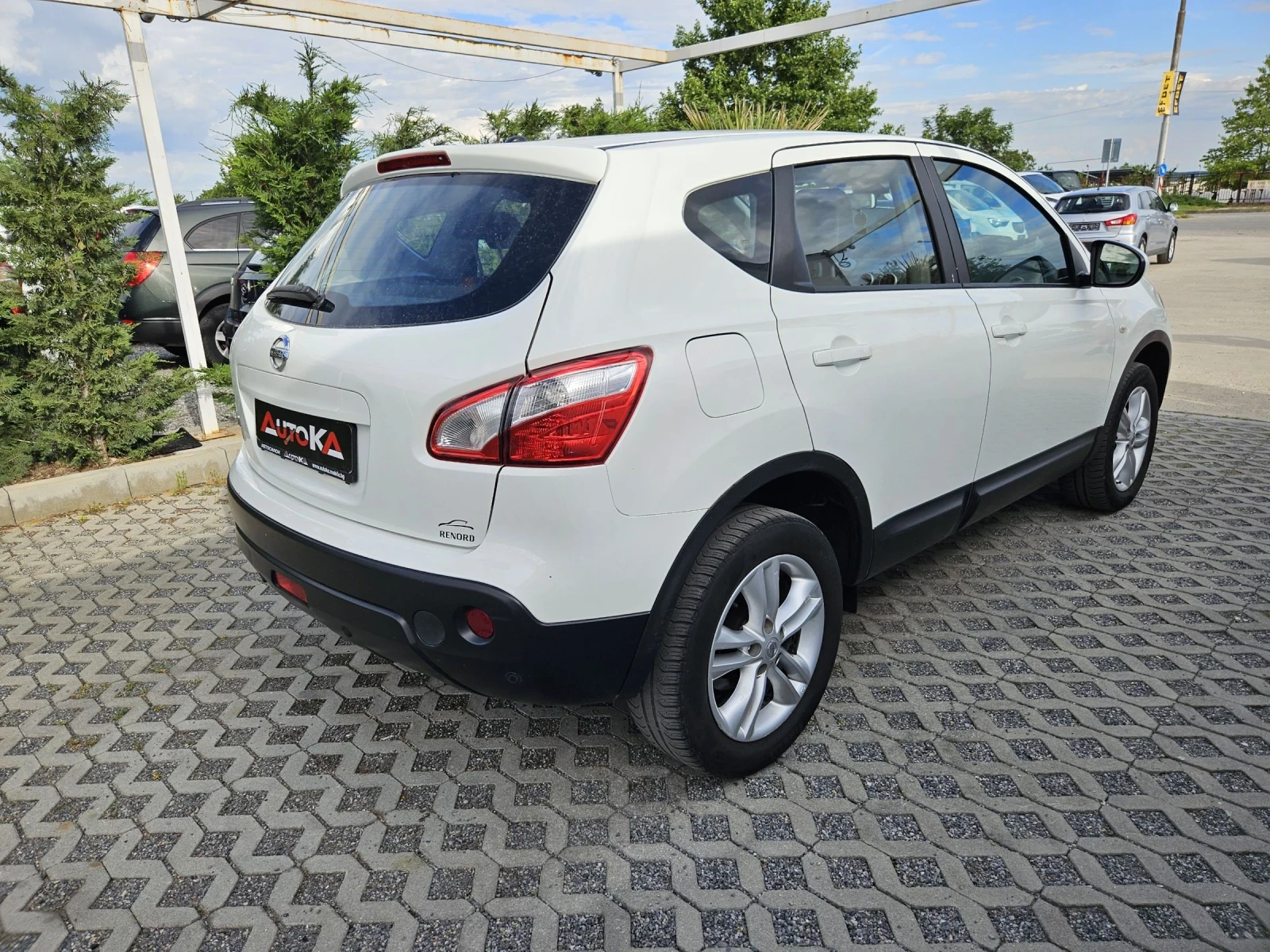 Nissan Qashqai 1.6i-117кс= АВТОПИЛОТ= ПАРКТРОНИК= FACELIFT  - изображение 3