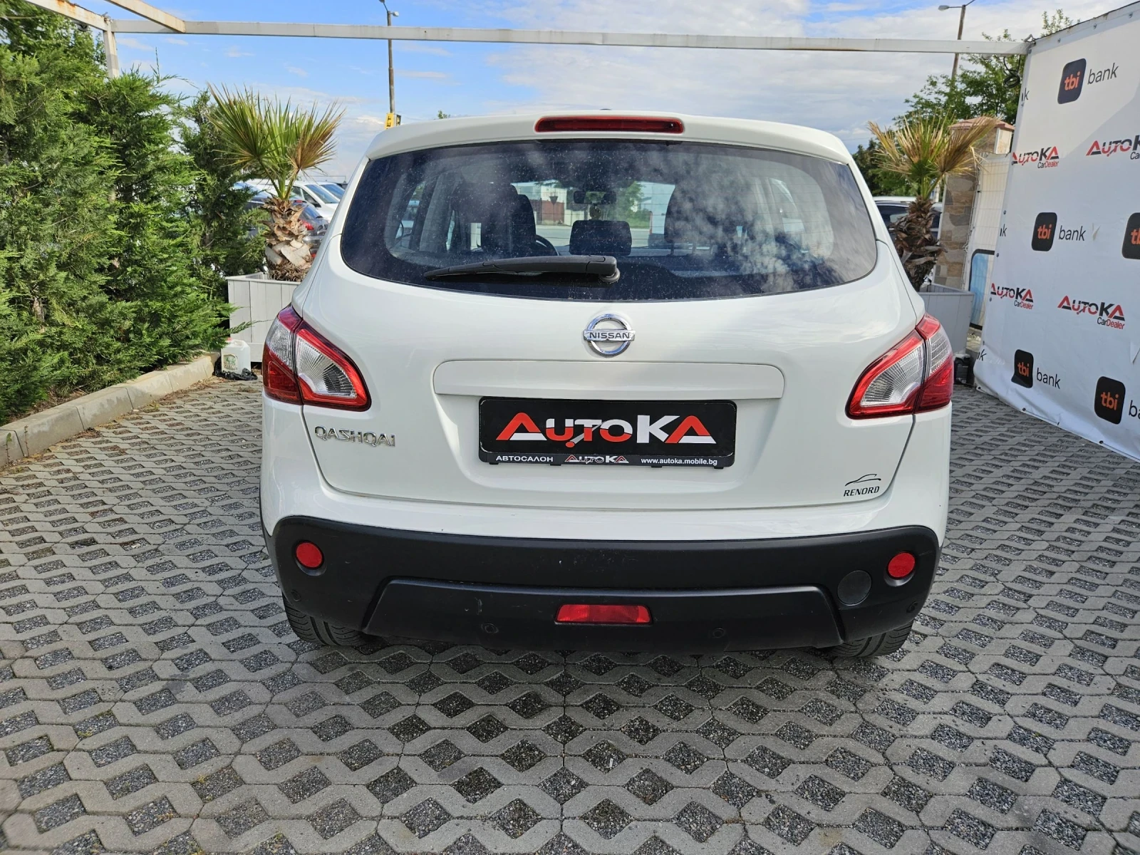 Nissan Qashqai 1.6i-117кс= АВТОПИЛОТ= ПАРКТРОНИК= FACELIFT  - изображение 4