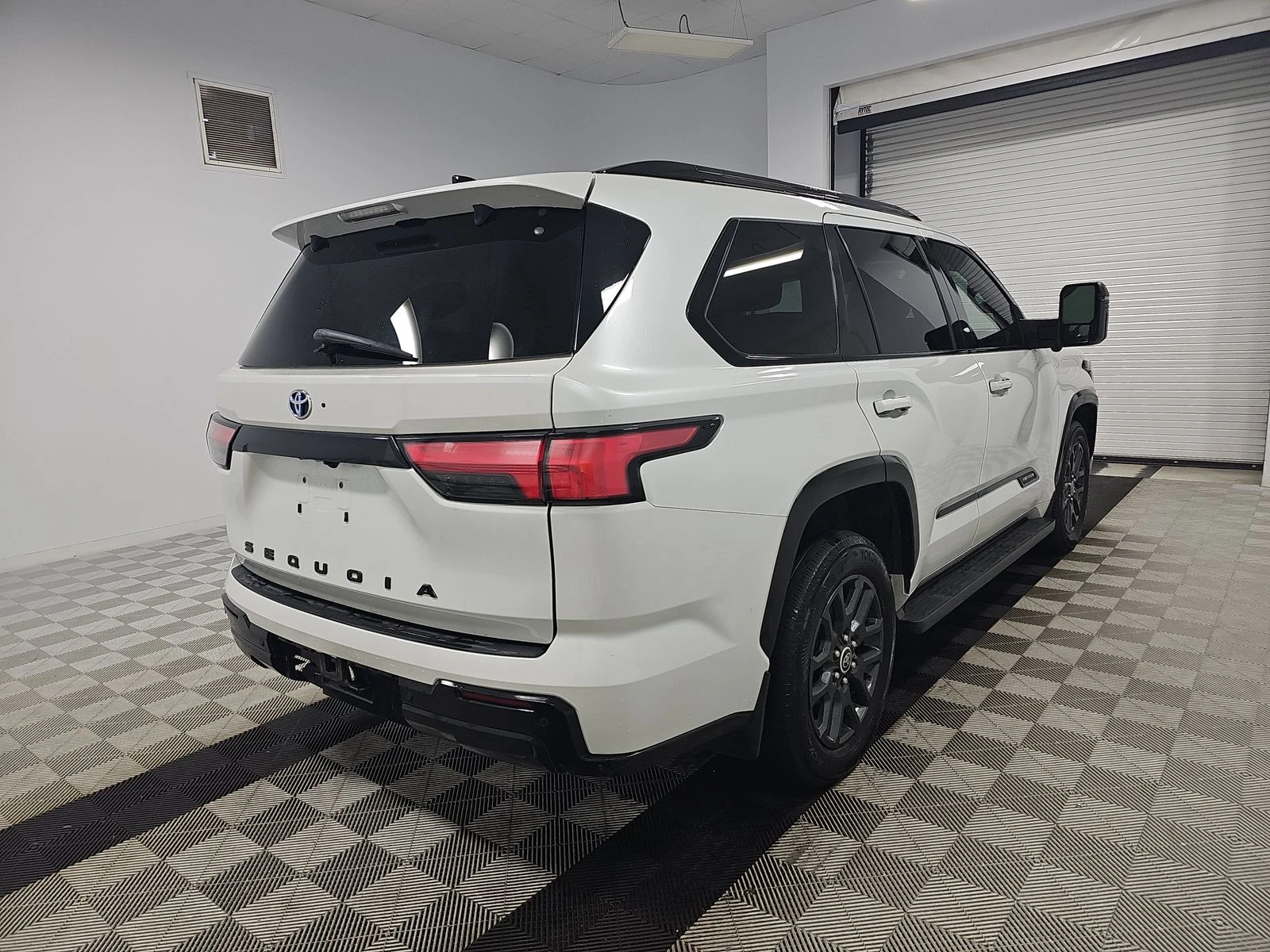 Toyota Sequoia PLATINUM AWD - изображение 6