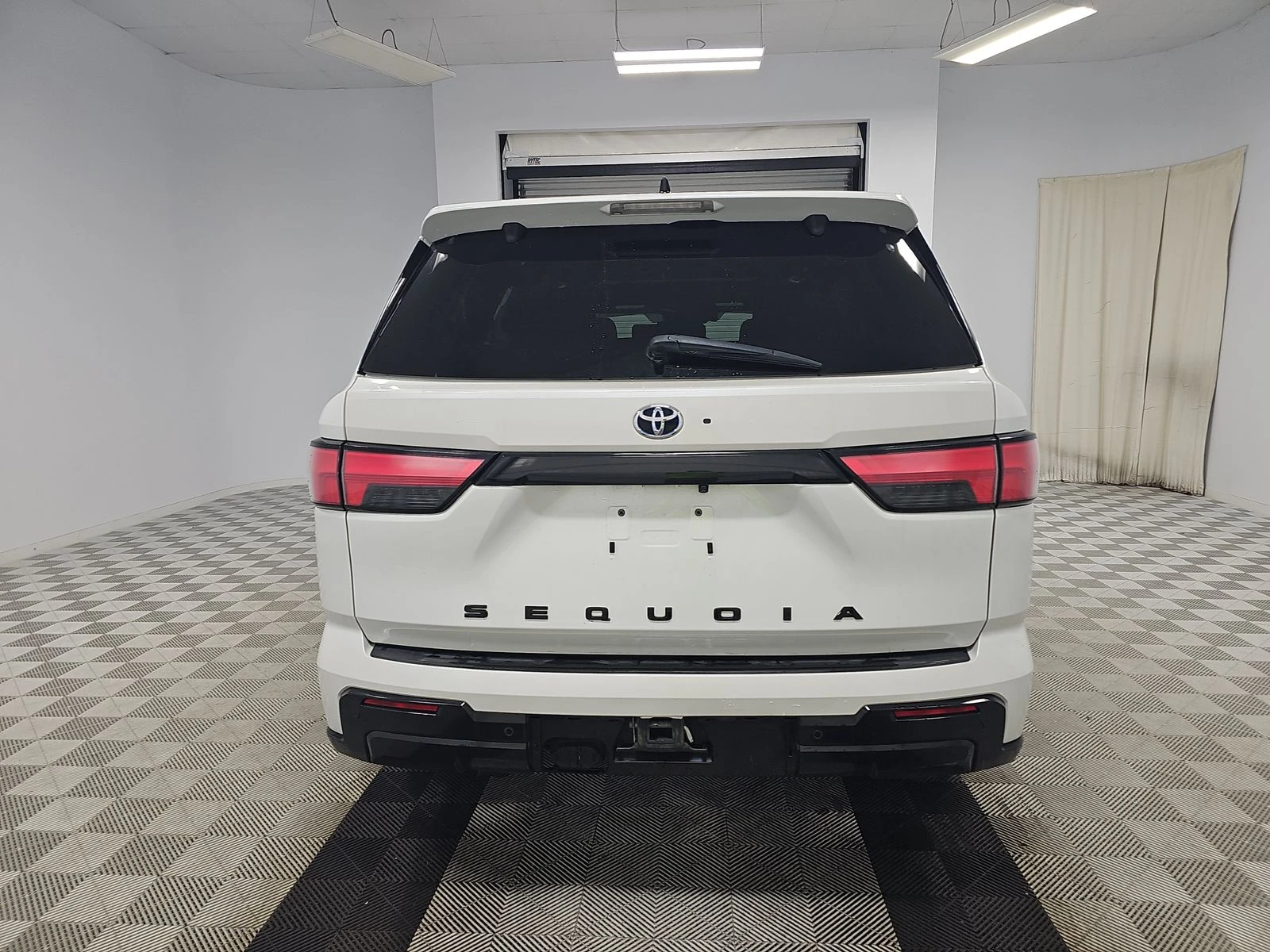 Toyota Sequoia PLATINUM AWD - изображение 5