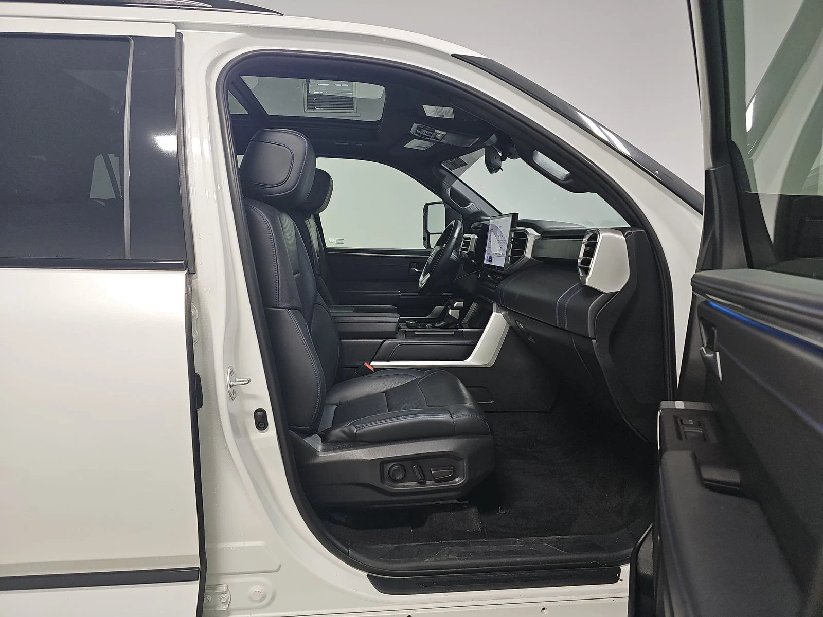 Toyota Sequoia PLATINUM AWD - изображение 9