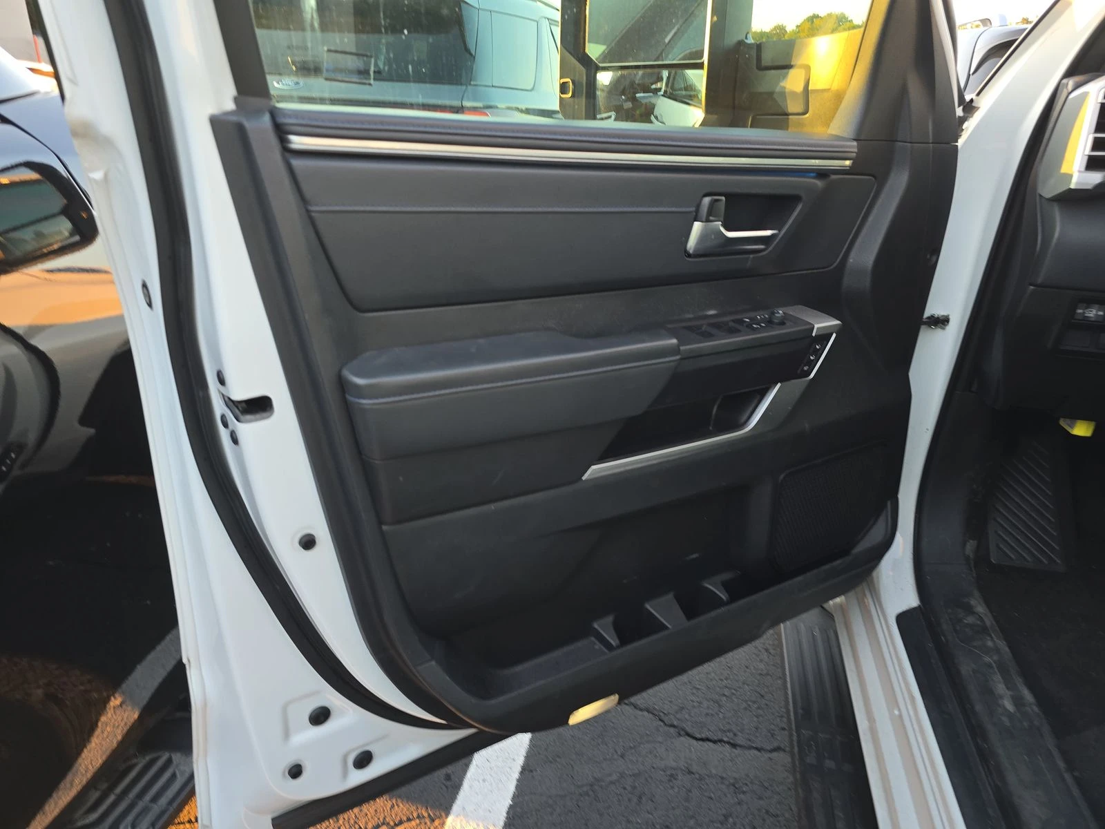 Toyota Sequoia PLATINUM AWD - изображение 7