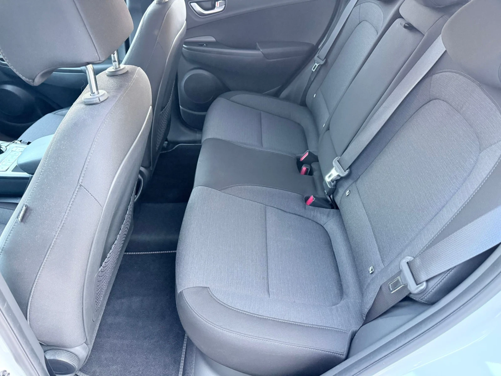 Hyundai Kona, снимка 15 - Автомобили и джипове - 53738109