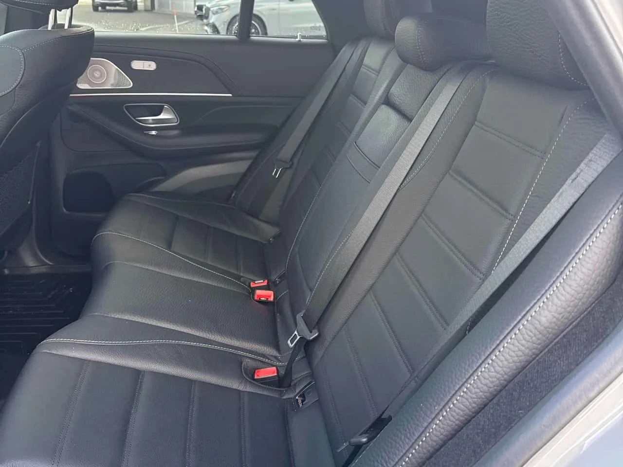 Mercedes-Benz GLE 450 CARFAX/360/PANO/AMBIENT/ОБДУХВАНЕ/ОТ MERCEDES, снимка 11 - Автомобили и джипове - 53968843