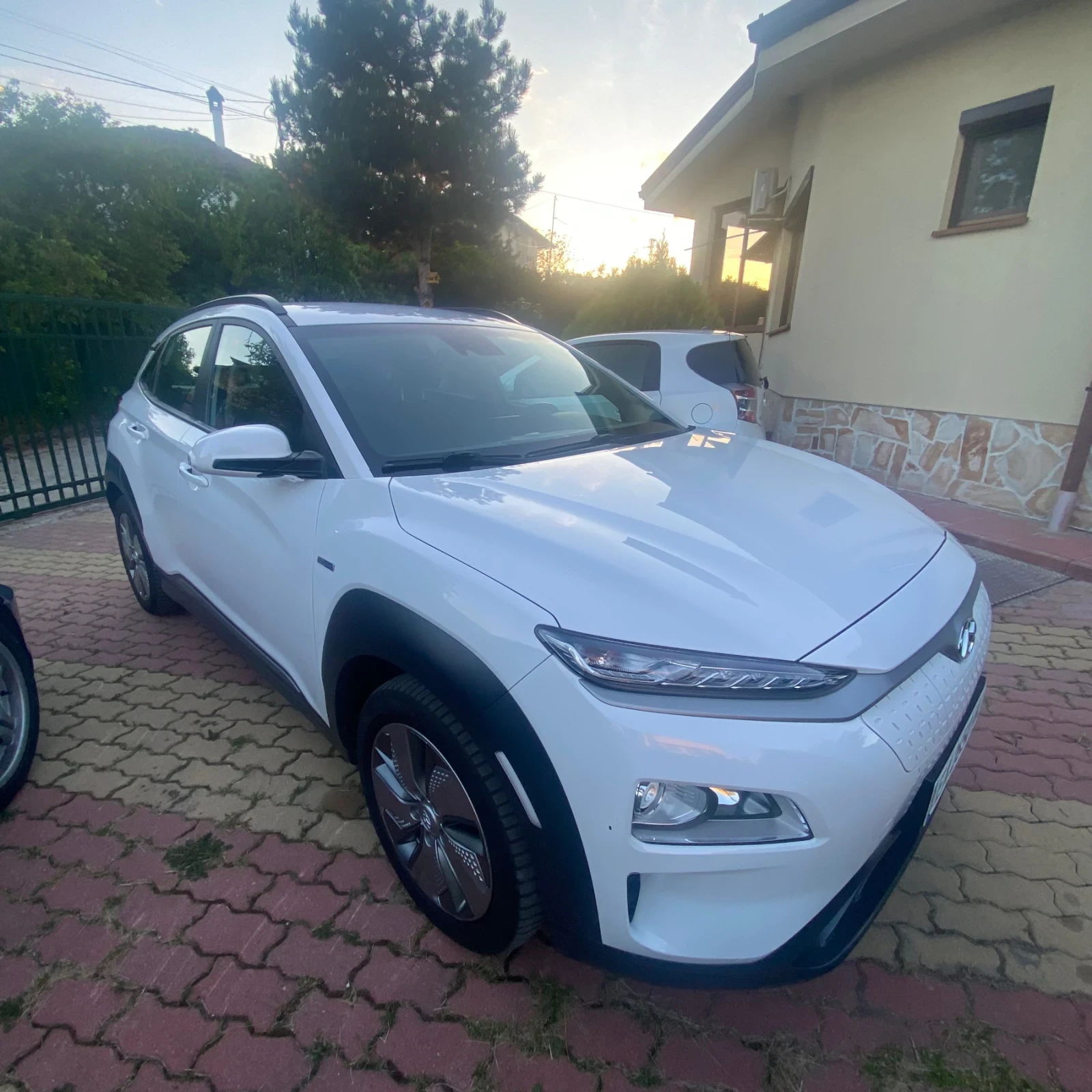 Hyundai Kona, снимка 2 - Автомобили и джипове - 54564549