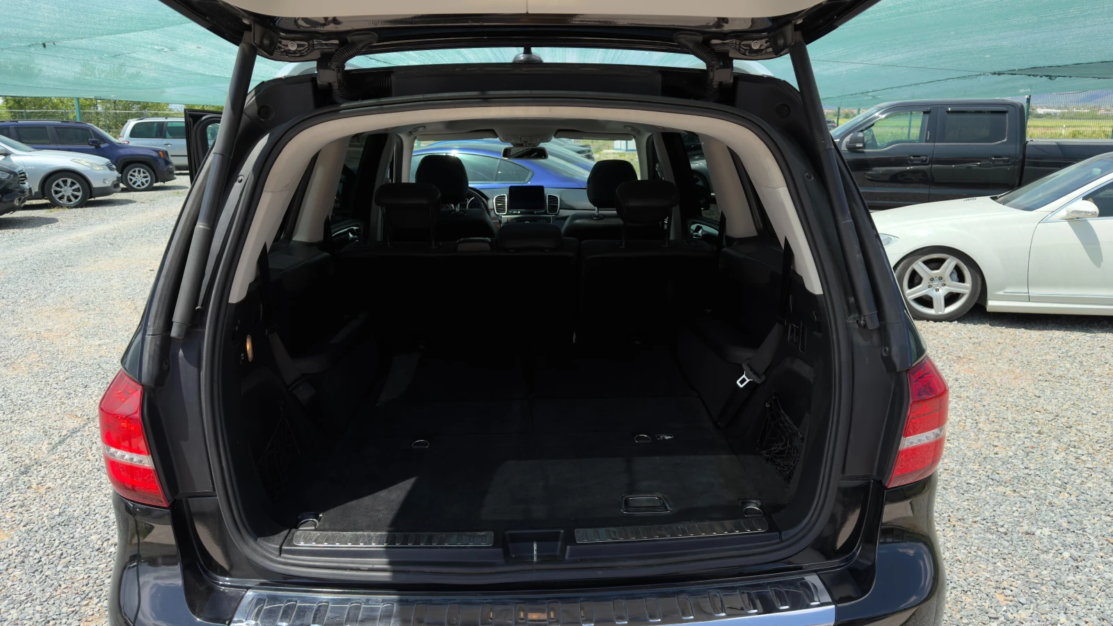 Mercedes-Benz GLS 350 AMG-OPTIC* 4 Matic* 360 KAMERA* NAVI* PANORAMA* 6+, снимка 6 - Автомобили и джипове - 54573173