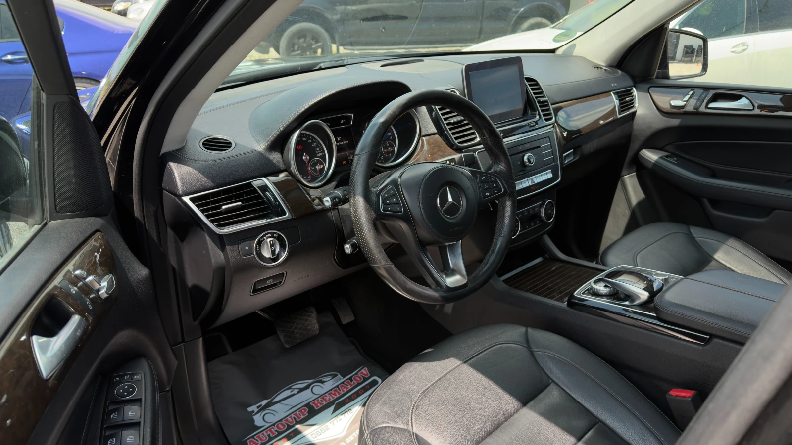 Mercedes-Benz GLS 350 AMG-OPTIC* 4 Matic* 360 KAMERA* NAVI* PANORAMA* 6+, снимка 10 - Автомобили и джипове - 54573173