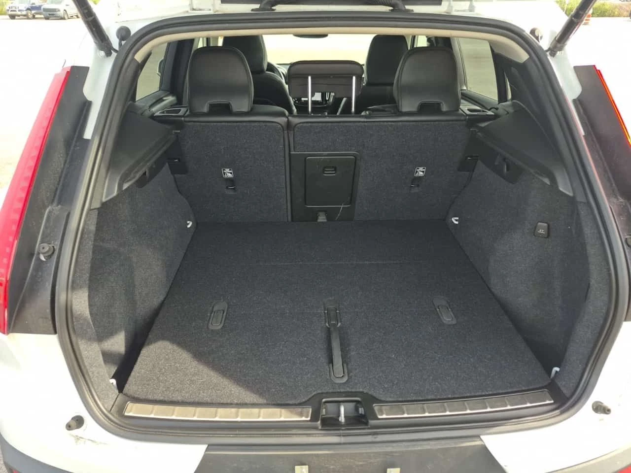 Volvo XC40 ULTIMATE BRIGHT THEME/CARFAX/ФИНАНСИРАНЕ, снимка 13 - Автомобили и джипове - 54681058