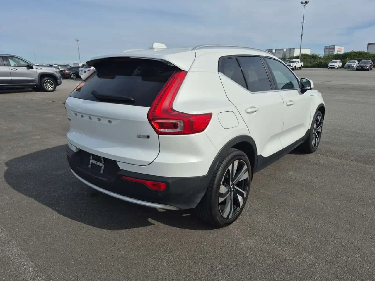 Volvo XC40 ULTIMATE BRIGHT THEME/CARFAX/ФИНАНСИРАНЕ, снимка 3 - Автомобили и джипове - 54681058