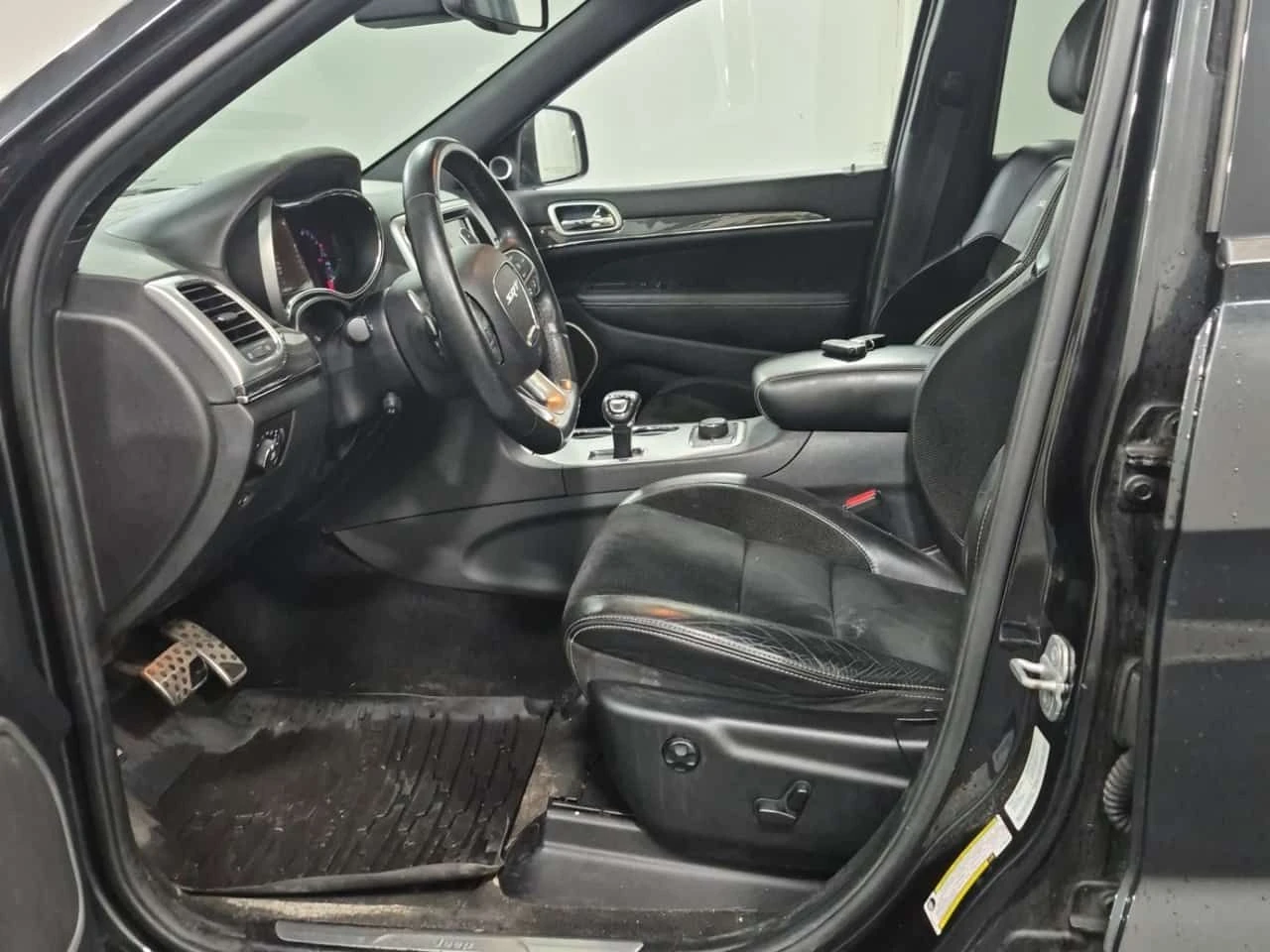 Jeep Grand cherokee SRT8 / 6.4 /  CARFAX * БЕЗ ПЪРВОНАЧАЛНА ВНОСКА, снимка 5 - Автомобили и джипове - 54858453