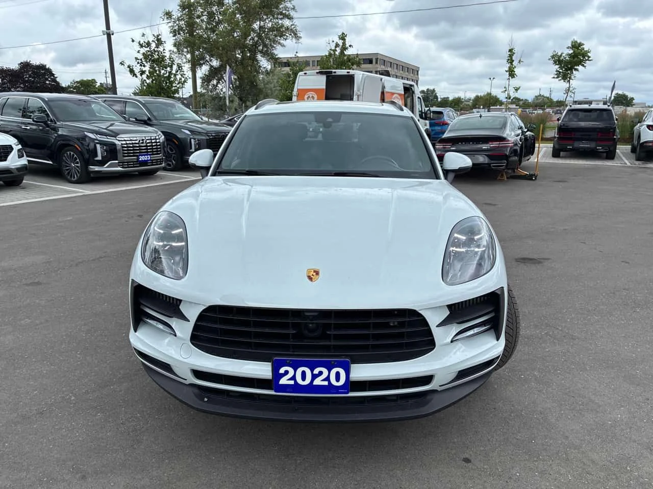 Porsche Macan | DISTRONIC | 360 | ОБДУХВАНЕ | ПАНОРАМА | , снимка 6 - Автомобили и джипове - 55070651