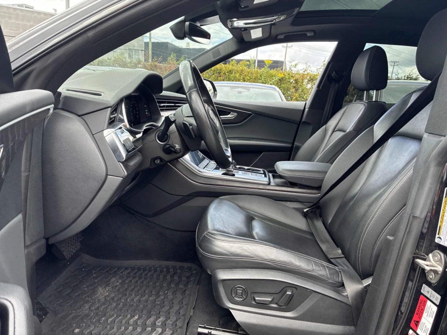 Audi Q8 Progressiv* S-line* Distronic* 360* Обдух* Автокре, снимка 6 - Автомобили и джипове - 55868085
