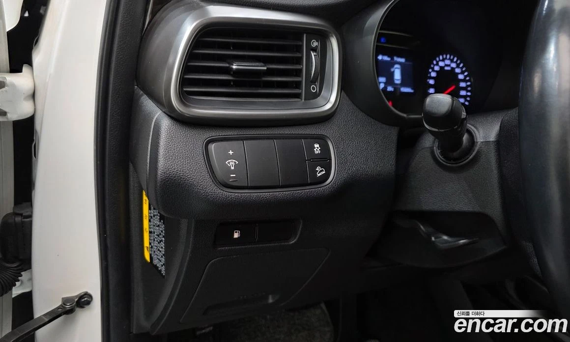 Kia Sorento Diesel 2.0 2WD Prestige, снимка 15 - Автомобили и джипове - 56155172