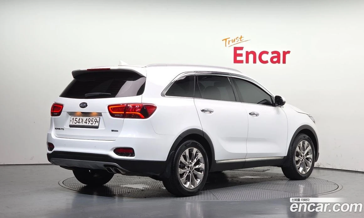 Kia Sorento Diesel 2.0 2WD Prestige, снимка 2 - Автомобили и джипове - 56155172