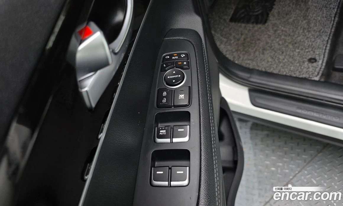 Kia Sorento Diesel 2.0 2WD Prestige, снимка 14 - Автомобили и джипове - 56155172