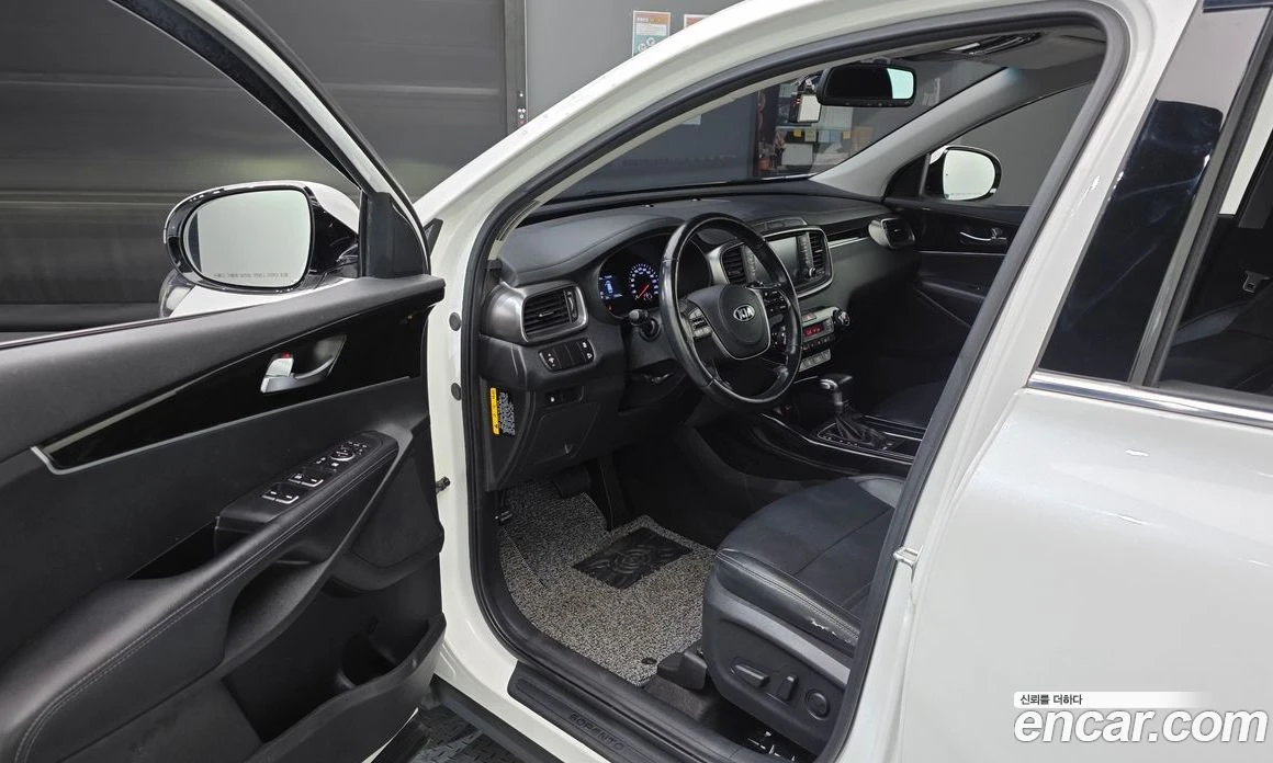 Kia Sorento Diesel 2.0 2WD Prestige, снимка 10 - Автомобили и джипове - 56155172