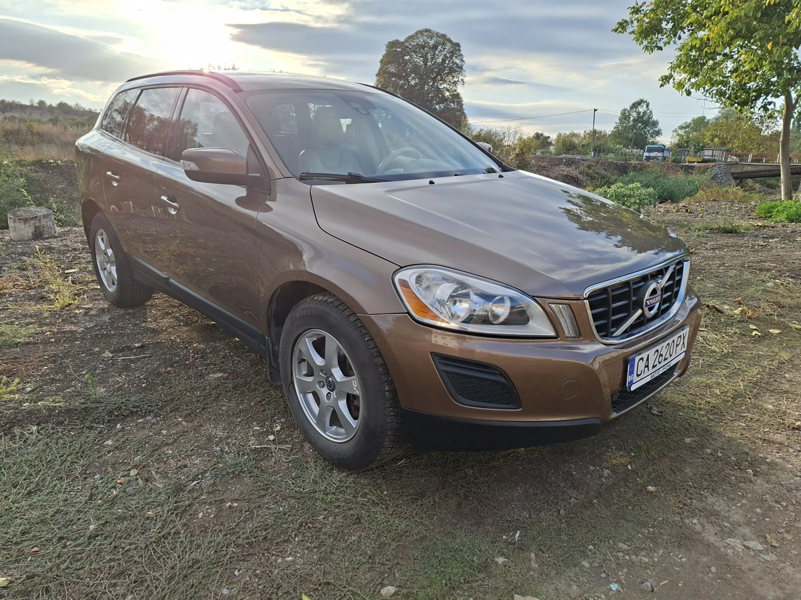 Volvo XC60 D3, снимка 2 - Автомобили и джипове - 56554795