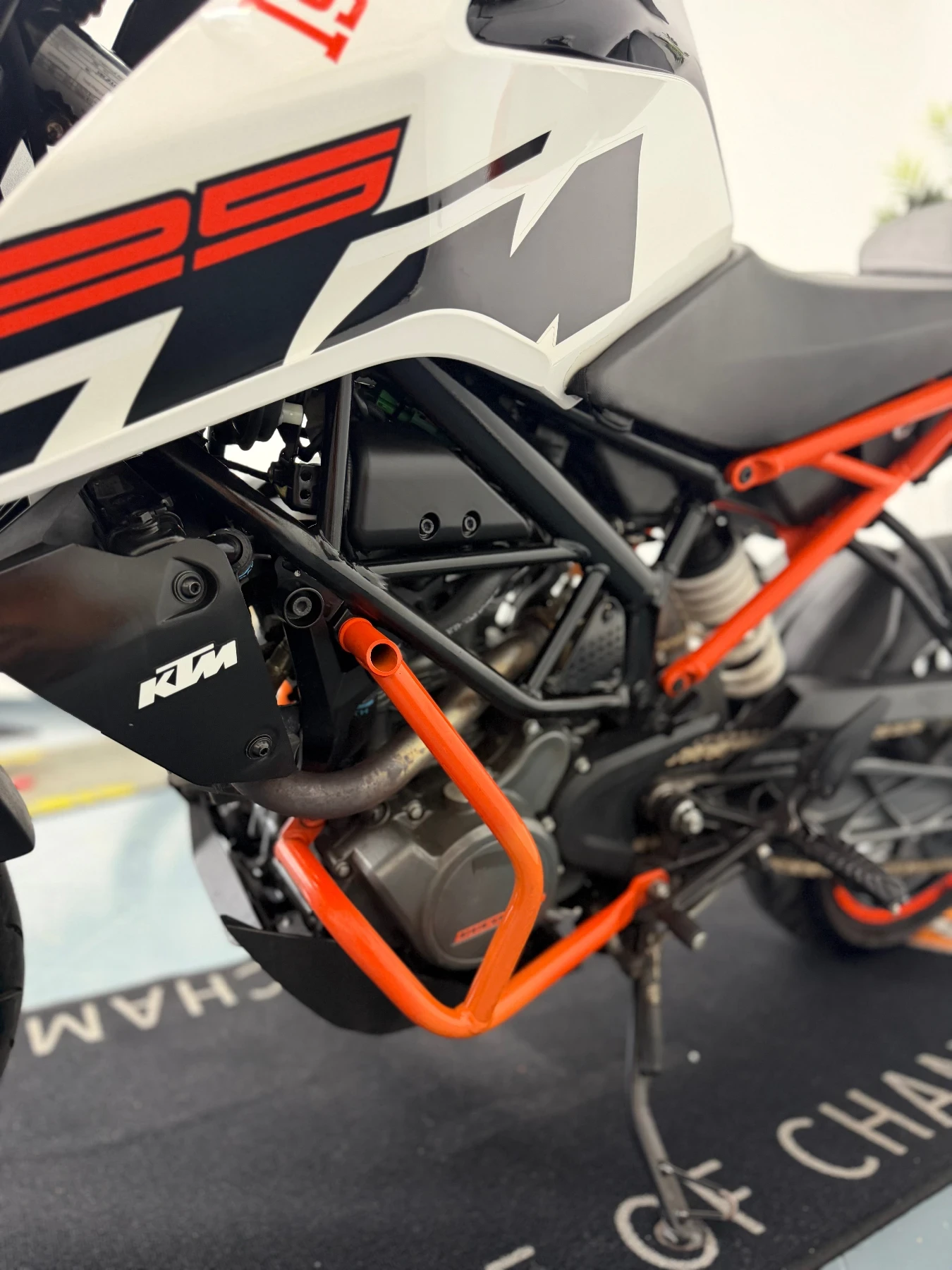 Ktm Duke 125 2021г. /Abs /Led /A1 категория /Регистриран , снимка 7 - Мотоциклети и мототехника - 55452355