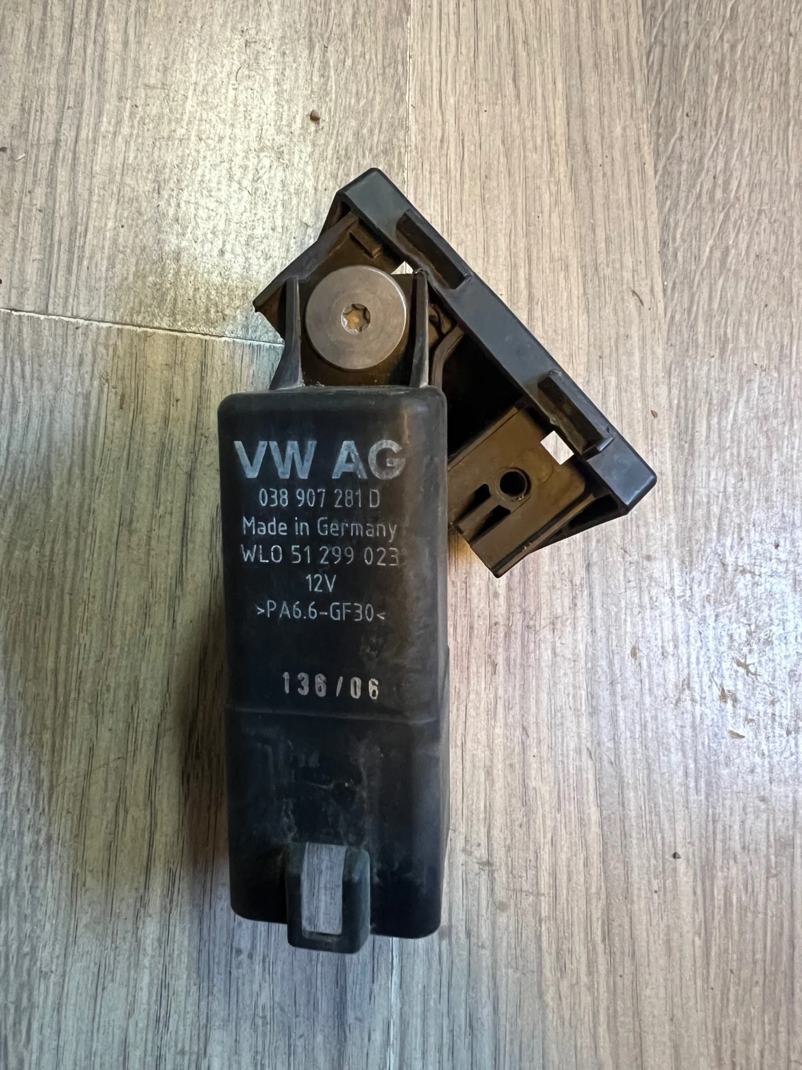 038907281D     VW TOURAN 0522120504 | Mobile.bg   2