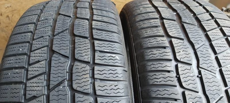 Гуми Зимни 225/50R17, снимка 1 - Гуми и джанти - 32572630