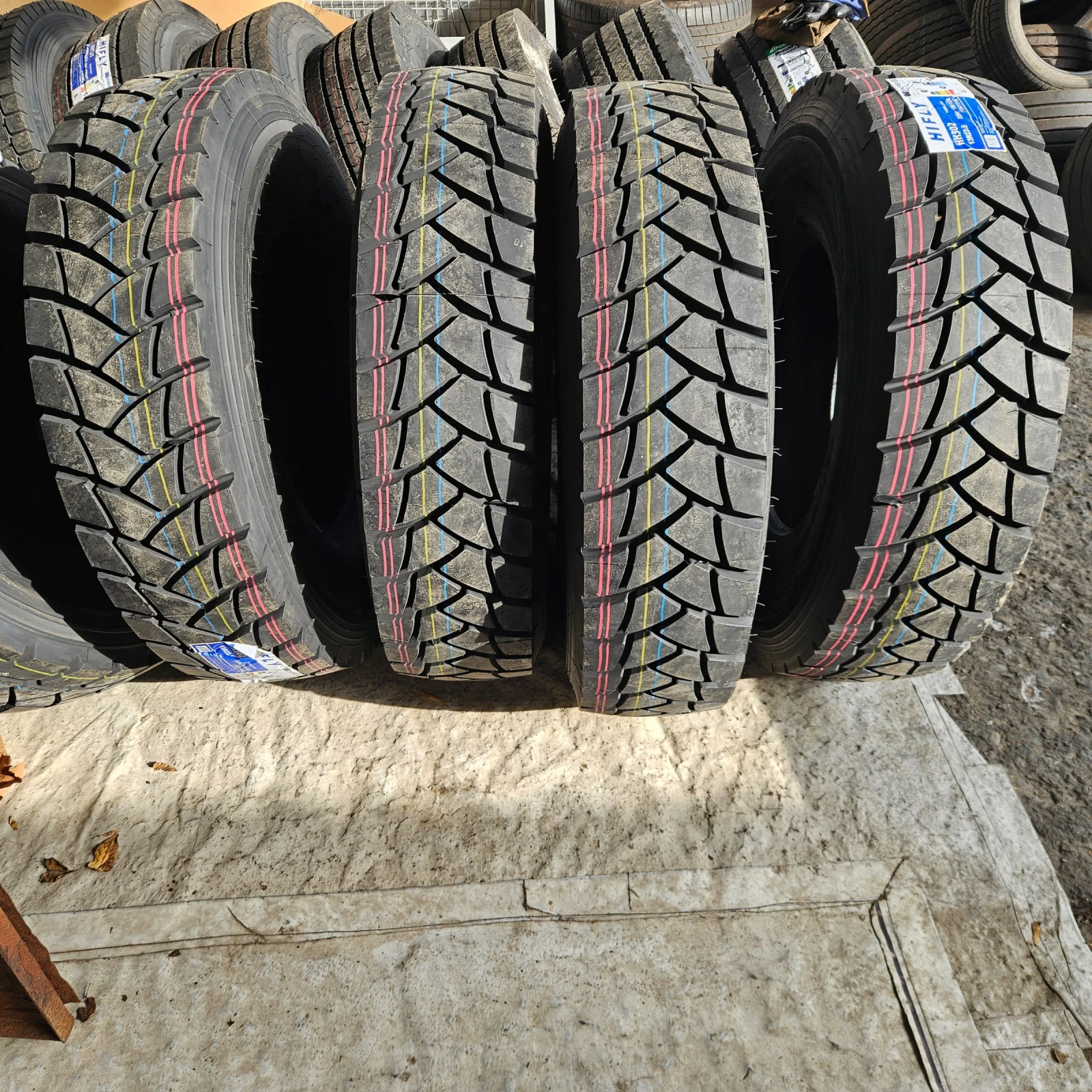 Гуми, снимка 7 - Гуми и джанти - 45863779