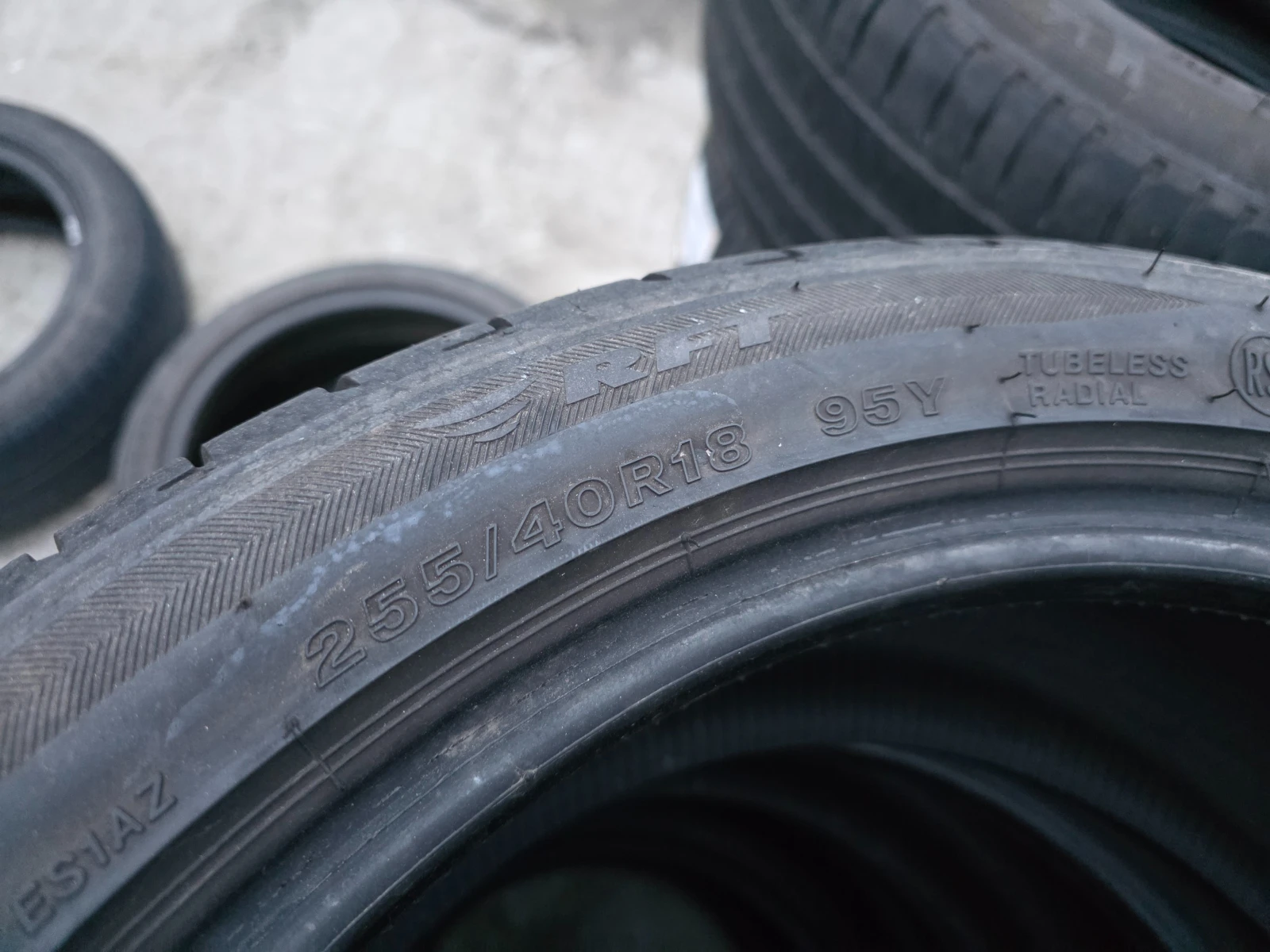 Гуми Летни 255/40R18, снимка 8 - Гуми и джанти - 54731049