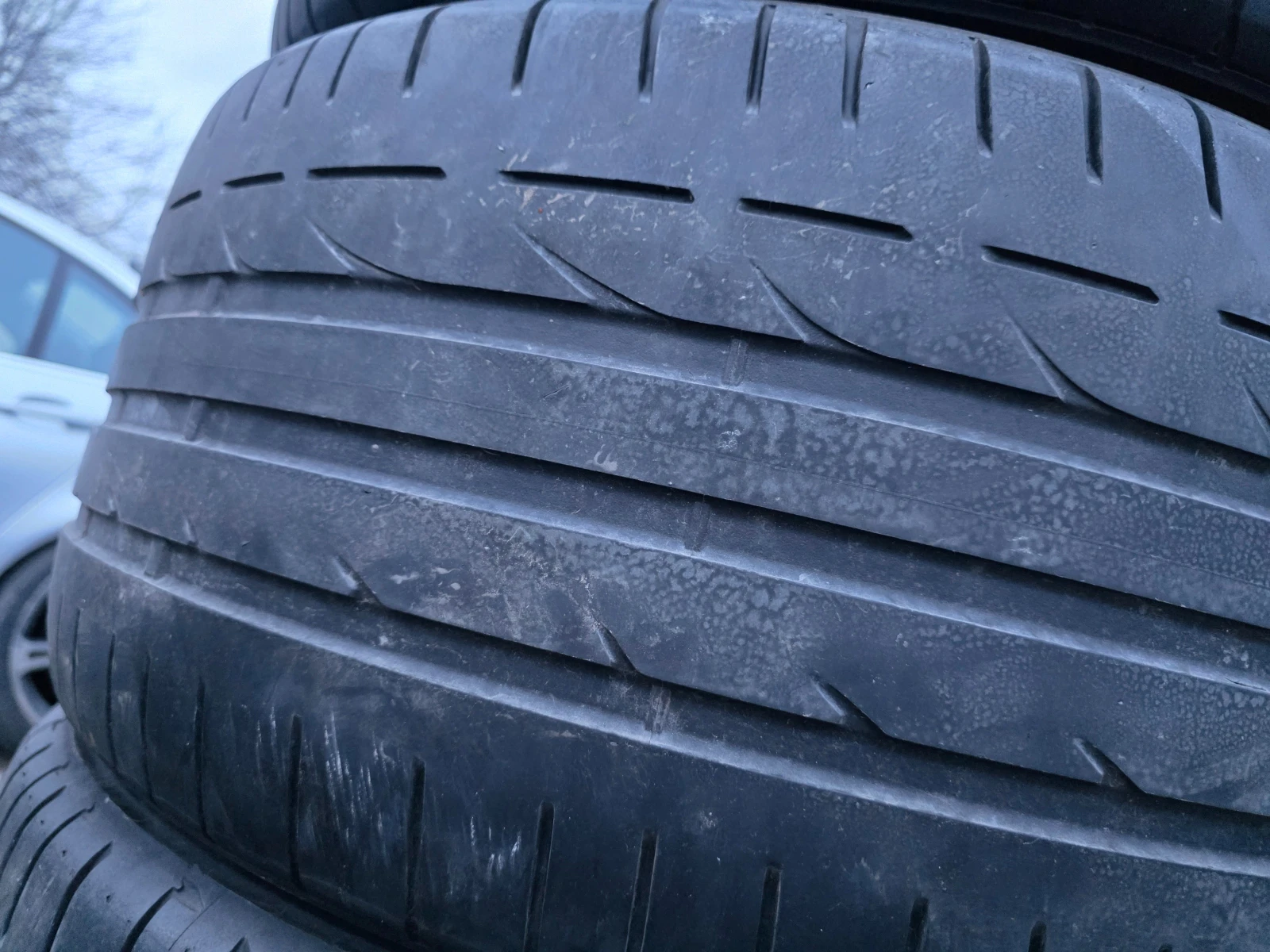 Гуми Летни 255/40R18, снимка 2 - Гуми и джанти - 54731049