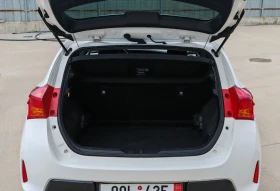 Toyota Auris 1.6VVTi AUTOMATIC* Bi-Xenon* Camera* Navi* Bluetoo, снимка 6