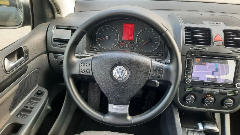 VW Golf 1.4i GT NAVI DSG, снимка 12 - Автомобили и джипове - 46640419