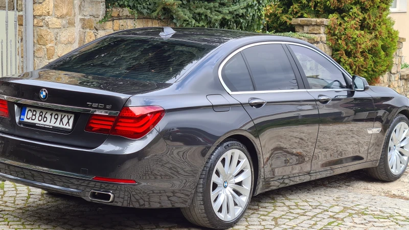 BMW 750 d xDrive, снимка 3 - Автомобили и джипове - 47934372