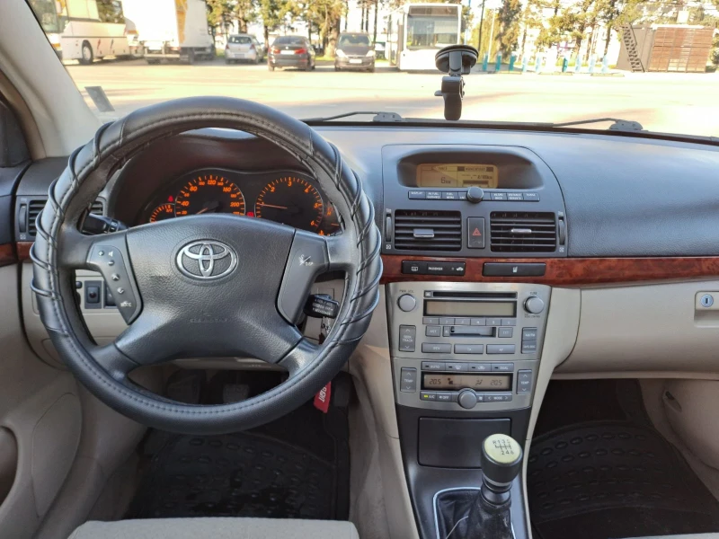 Toyota Avensis 2.2 D4D, снимка 13 - Автомобили и джипове - 49183853