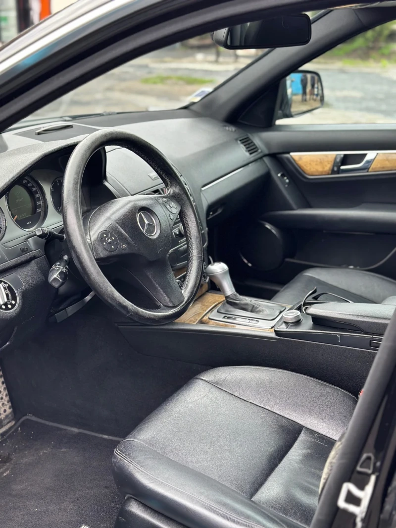 Mercedes-Benz C 220, снимка 6 - Автомобили и джипове - 52459000