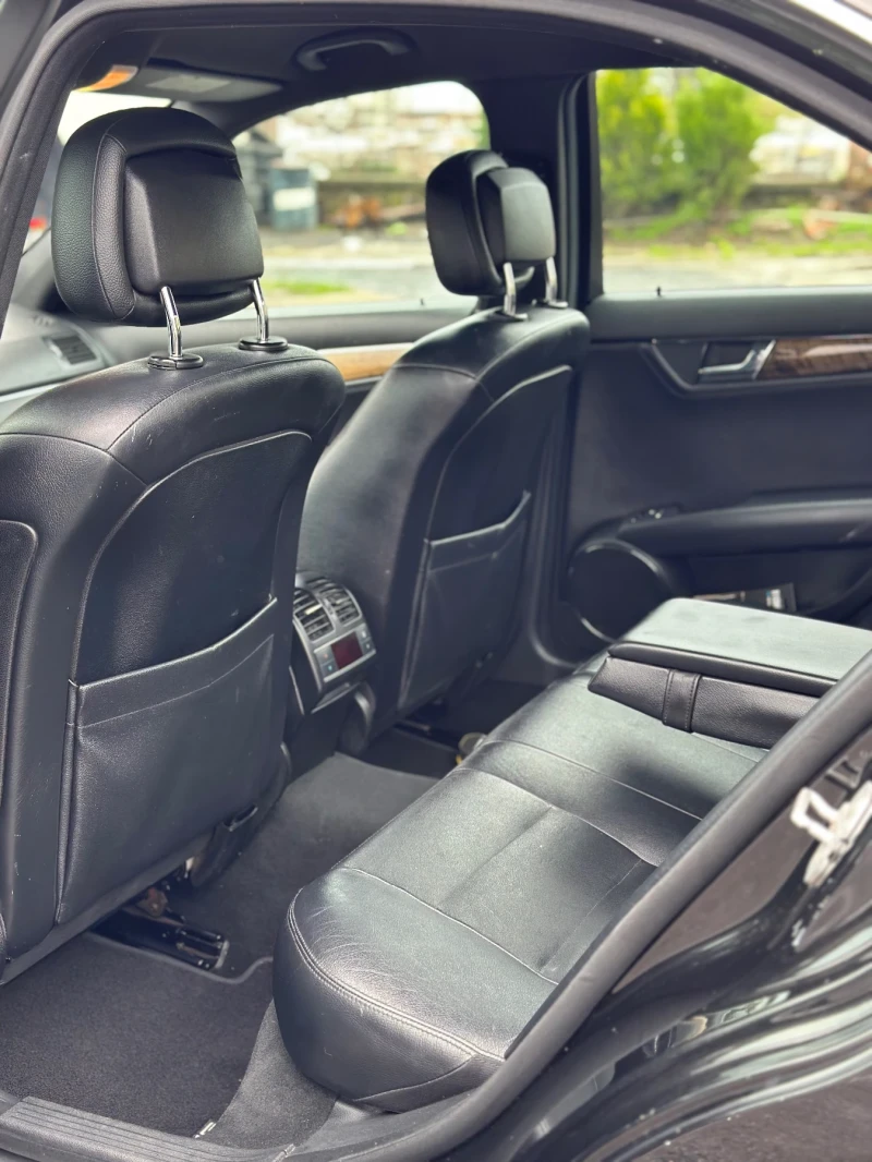 Mercedes-Benz C 220, снимка 8 - Автомобили и джипове - 52459000