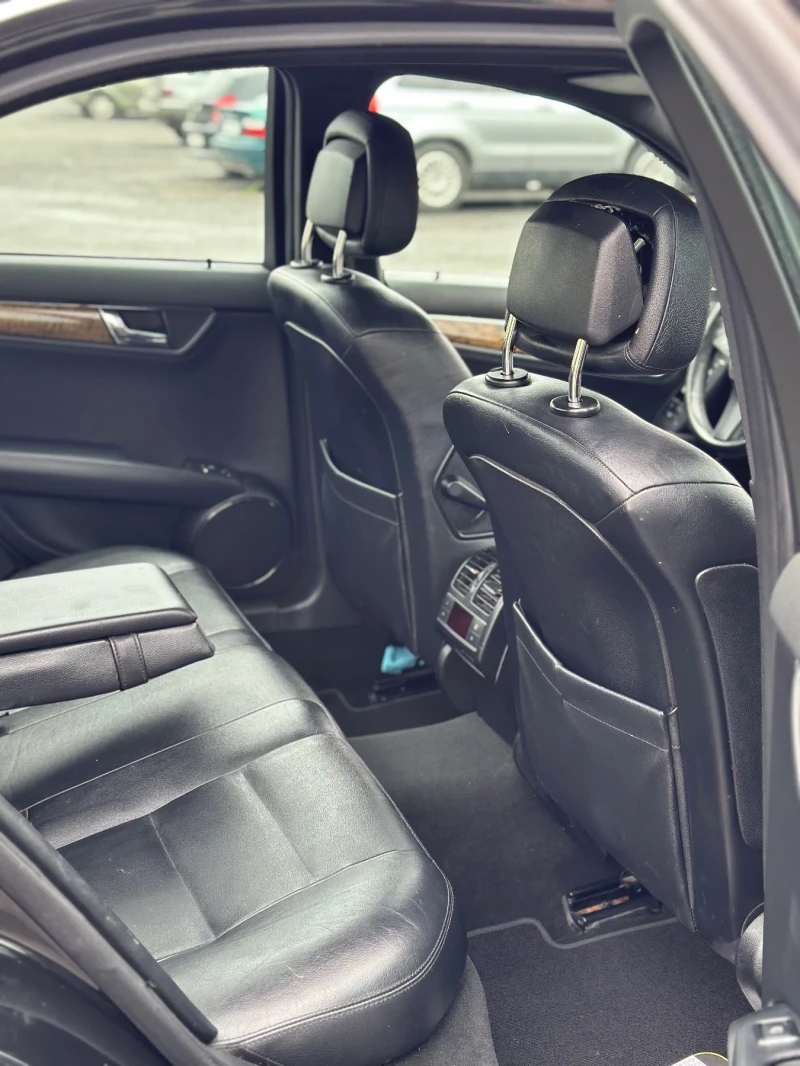 Mercedes-Benz C 220, снимка 7 - Автомобили и джипове - 52459000