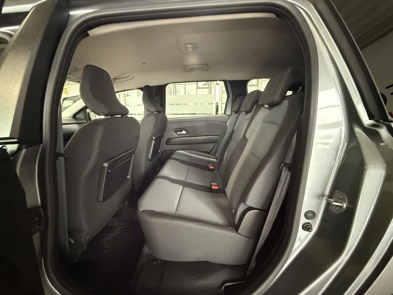 Dacia Jogger 1.6HEV/141HP/EXTREME/NAVI/LED/CAM/CARPLAY/176v, снимка 12 - Автомобили и джипове - 49763613