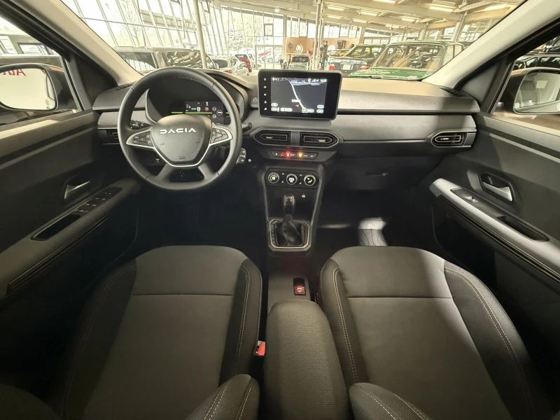 Dacia Jogger 1.6HEV/141HP/EXTREME/NAVI/LED/CAM/CARPLAY/176v, снимка 10 - Автомобили и джипове - 49763613